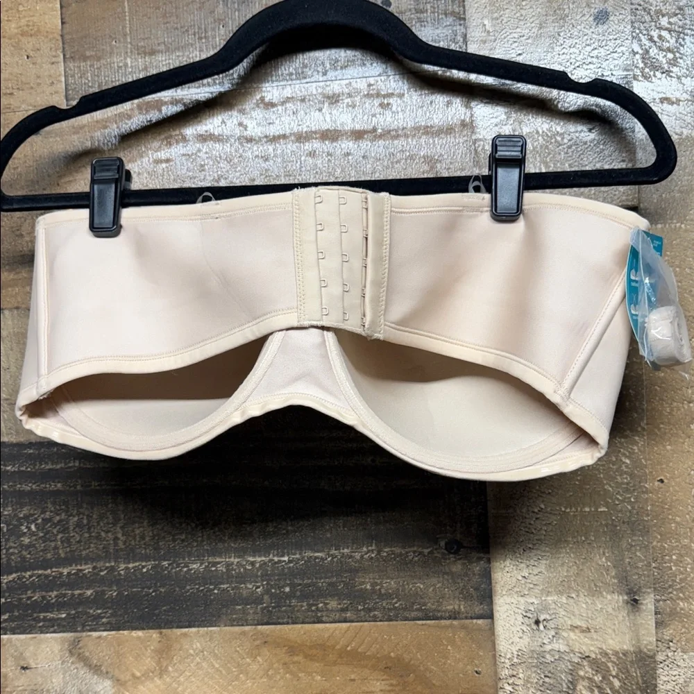 NWT Vanity Fair Cream Strapless Bra Women's‎ Size 42DD
